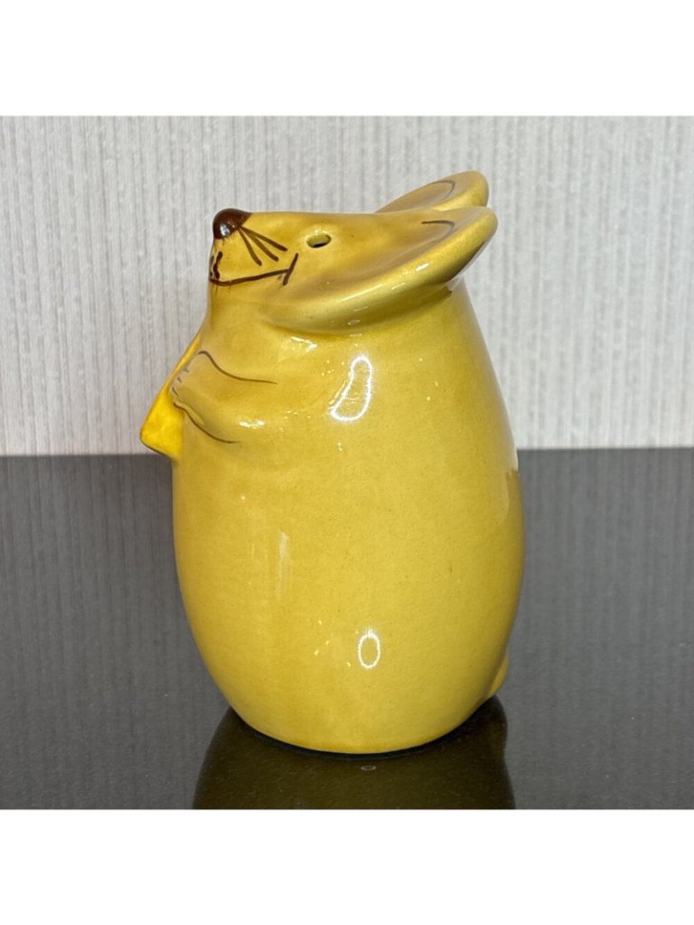 Vintage Gustin Mouse Parmesan Cheese Shaker Cheese Wedge Yellow Pottery Ceramic - Picture 5 of 9